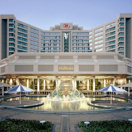 Hilton East Brunswick Hotel Exterior photo