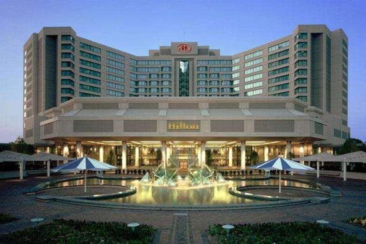 Hilton East Brunswick Hotel Exterior photo