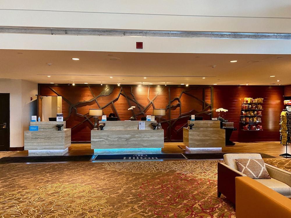 Hilton East Brunswick Hotel Exterior photo