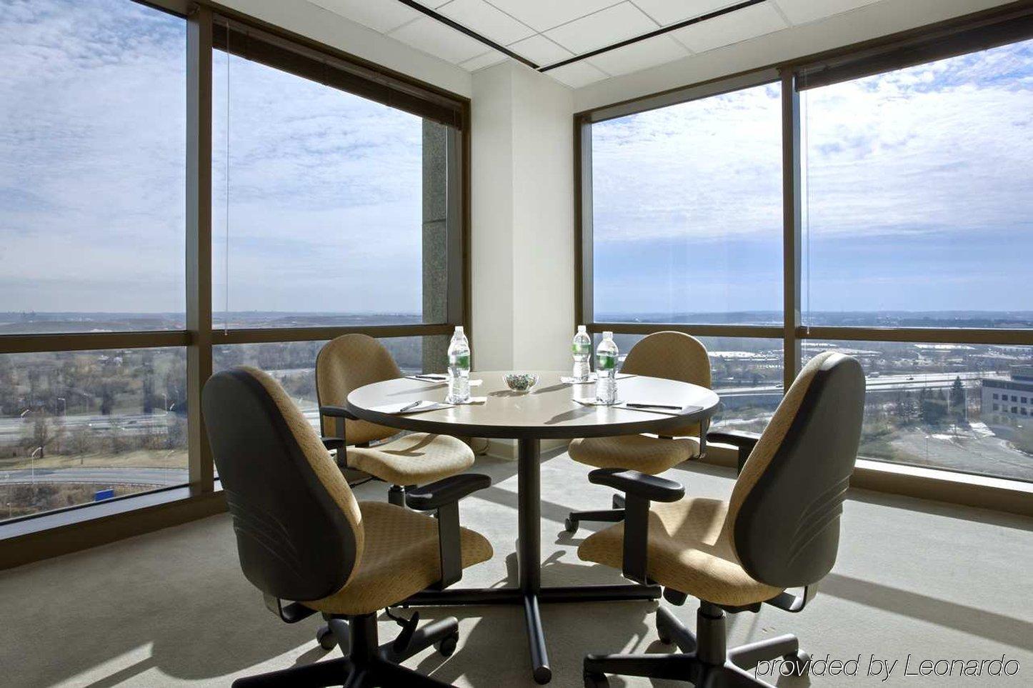 Hilton East Brunswick Hotel Restaurant photo