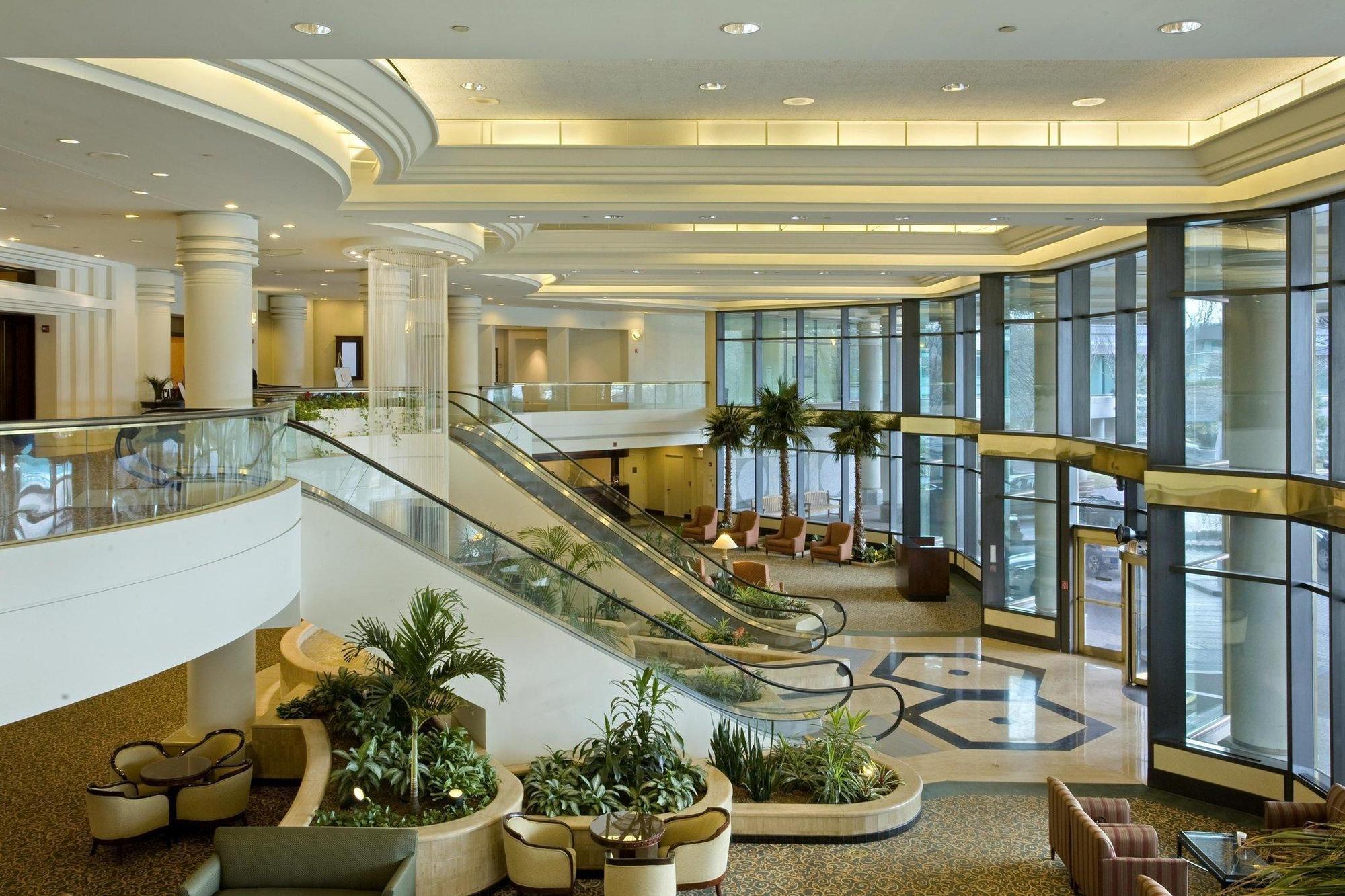 Hilton East Brunswick Hotel Exterior photo