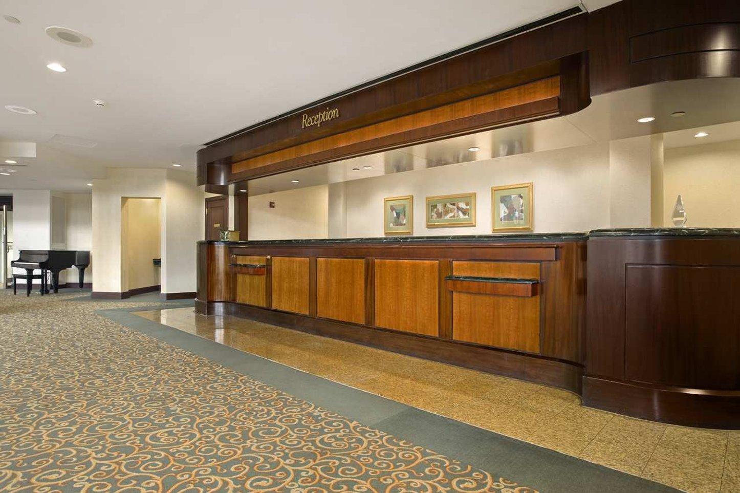Hilton East Brunswick Hotel Exterior photo