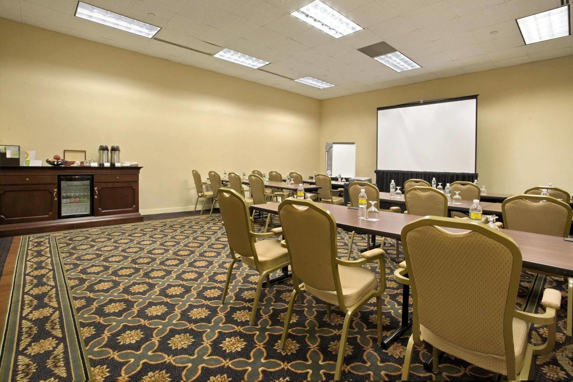 Hilton East Brunswick Hotel Facilities photo